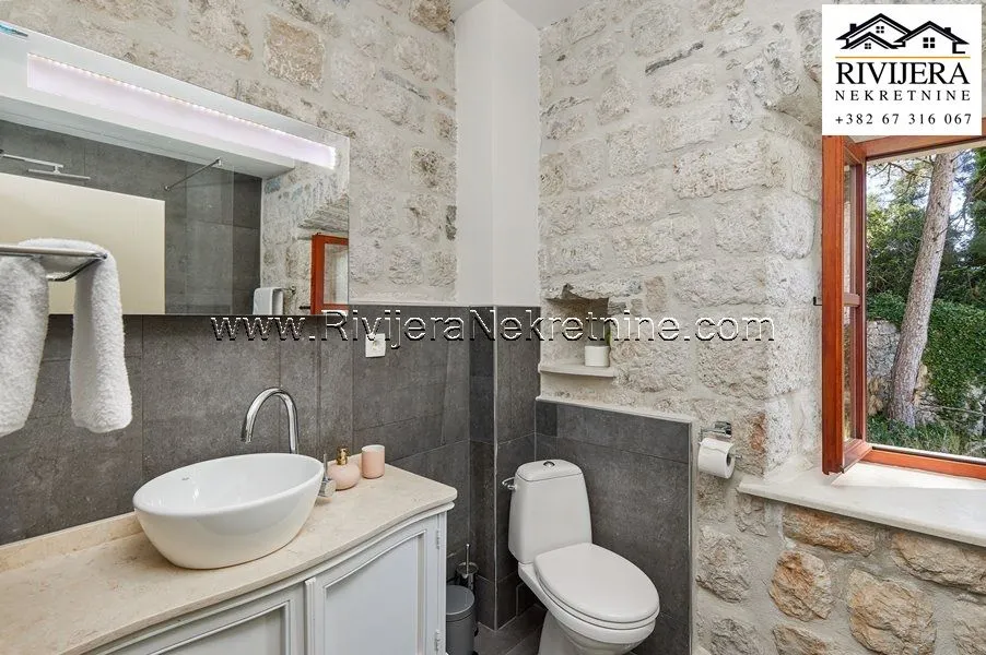 Sale, house, 450m², Dobrota, Kotor