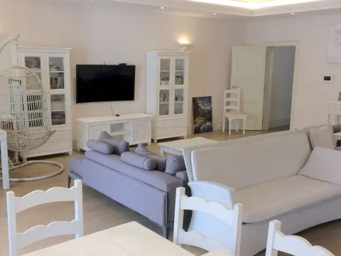 Sale, house, 371m², Stoliv, Kotor - image 3