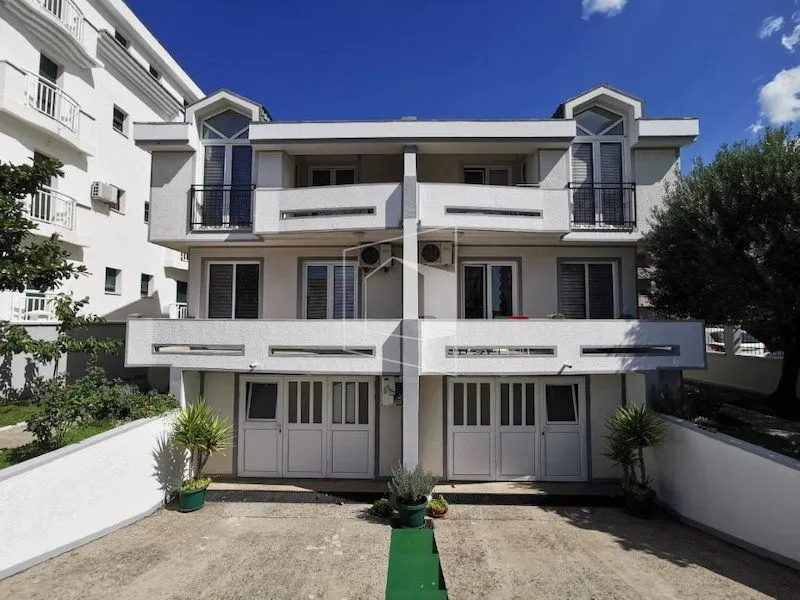 Prodaja, kuća, 350m², Podgorica, Crna Gora