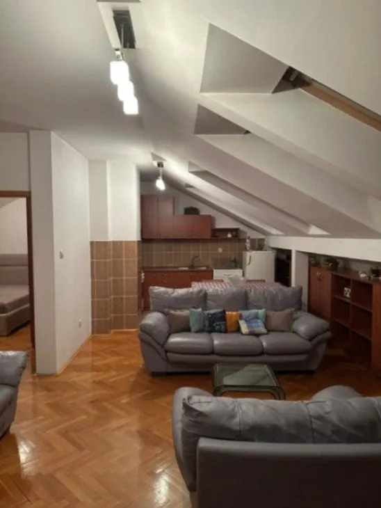 Izdavanje, jednosoban stan, 56m², Stari Aerodrom, Podgorica