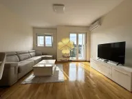 Izdavanje, trosoban stan, 85m², City Kej, Podgorica - image 1