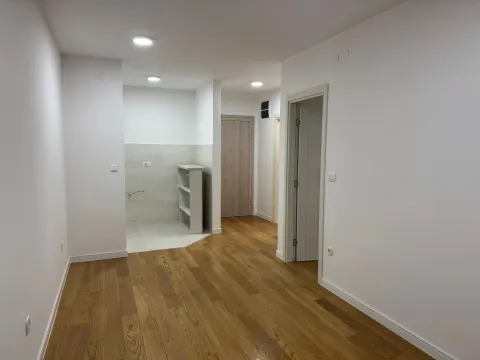 Sale, one bedroom apartment, 40m², Central Point, Podgorica - image 4