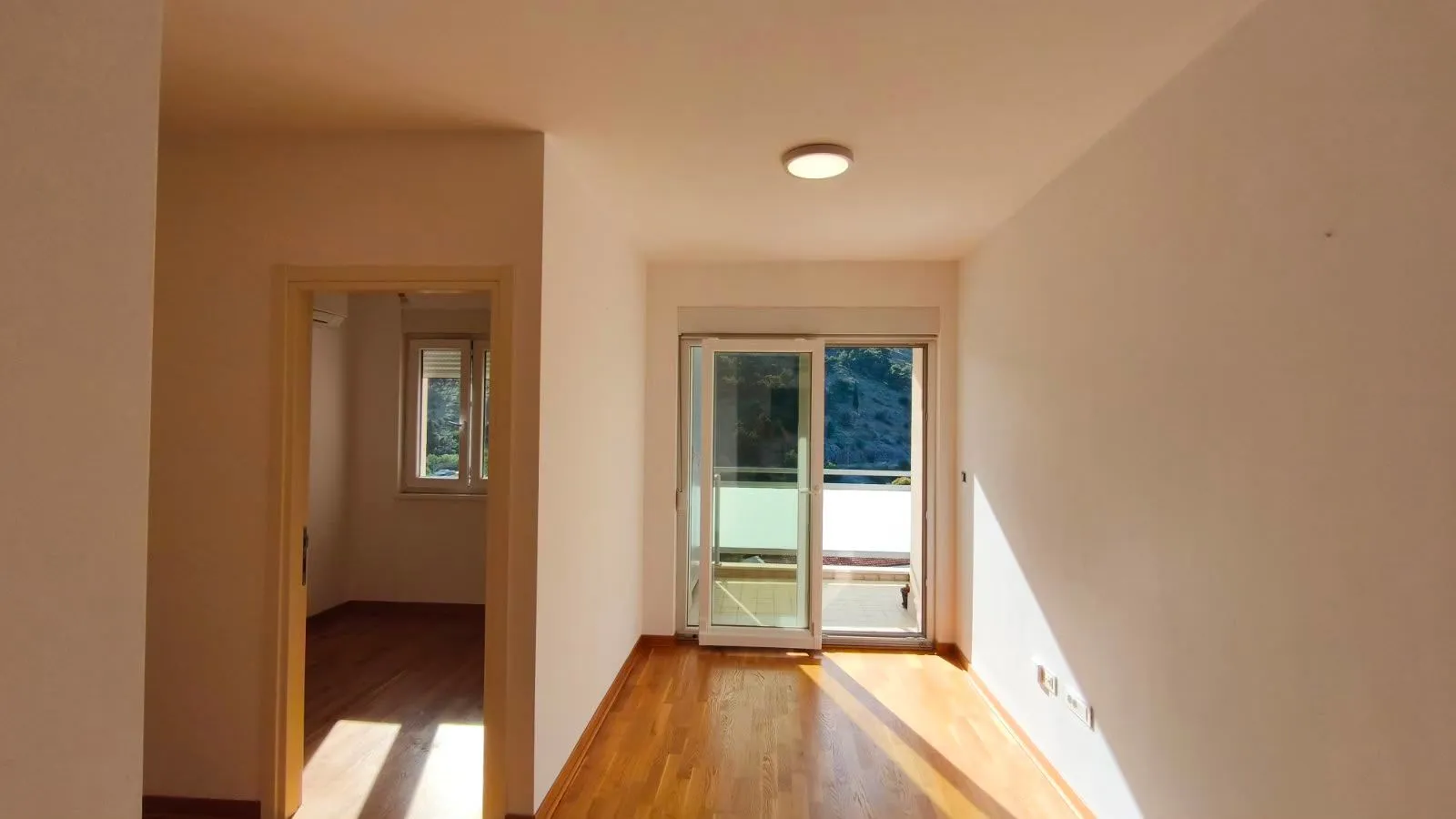 Rent, one bedroom apartment, 35m², City Kej, Podgorica