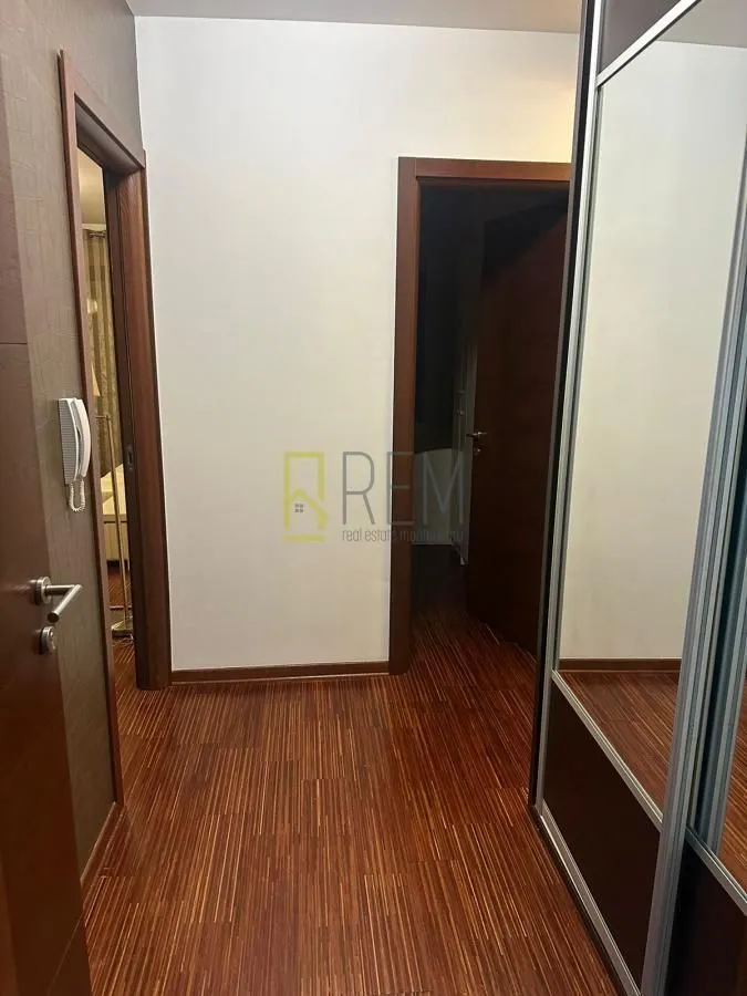 Prodaja, dvosoban stan, 77m², Gorica C, Podgorica