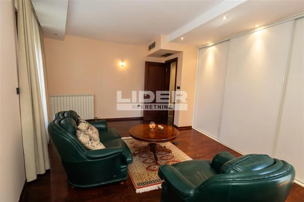 Sale, house, 600m², Savski Venac, Beograd