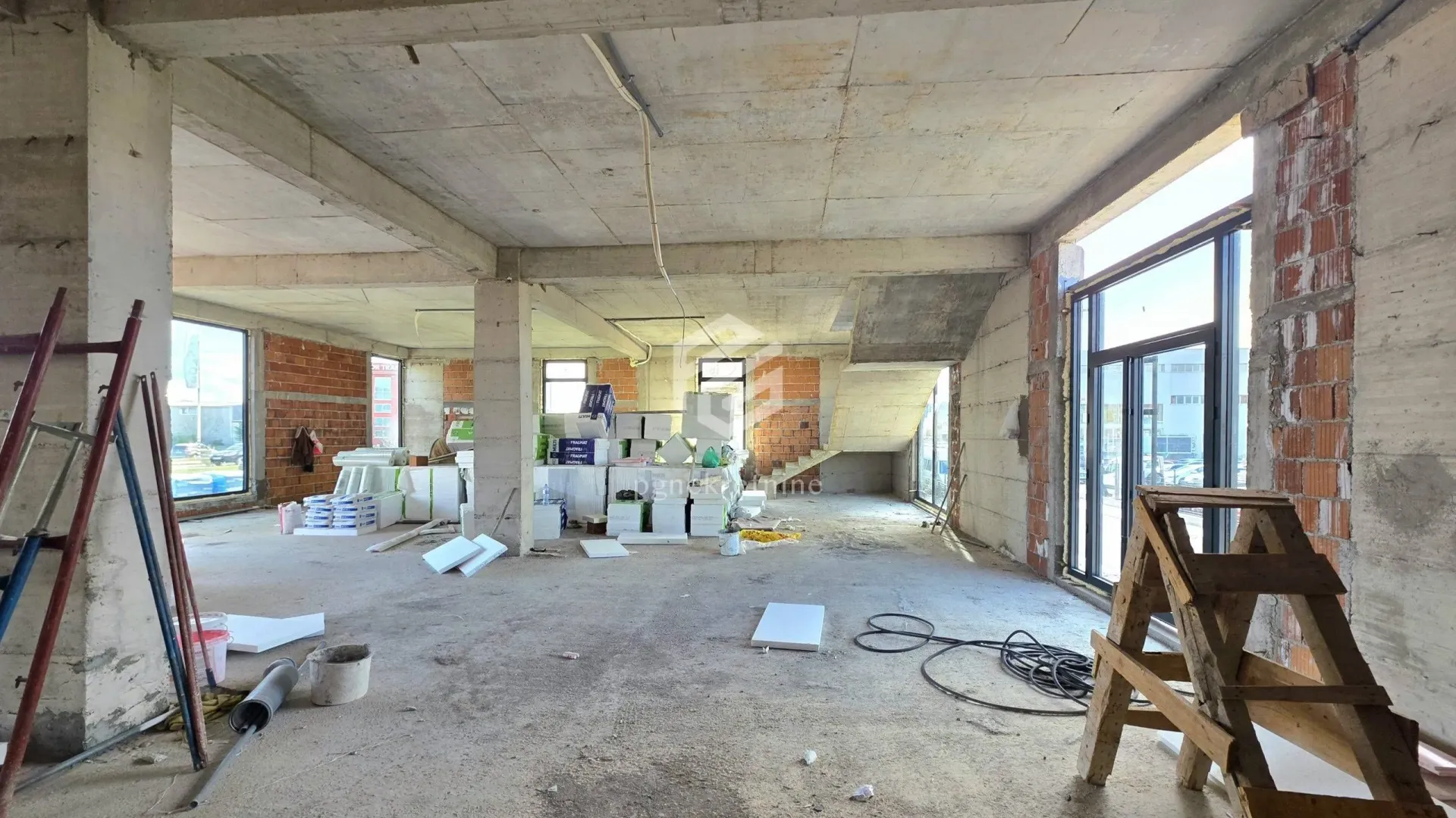 Rent, office space, 1100m², Donja Gorica, Podgorica