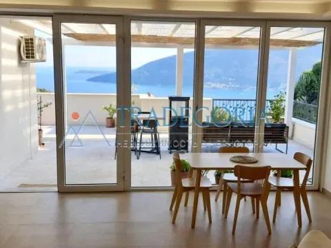 Prodaja, trosoban stan, 173m², Herceg Novi, Crna Gora