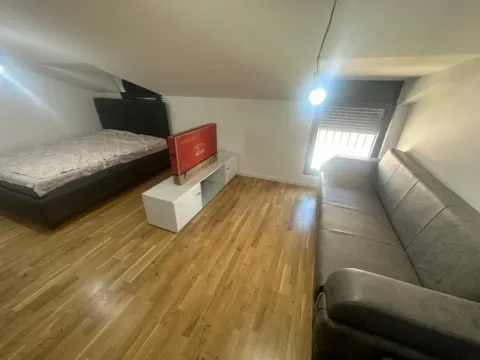 Izdavanje, garsonjera, 30m², Stara Varoš, Podgorica - image 7
