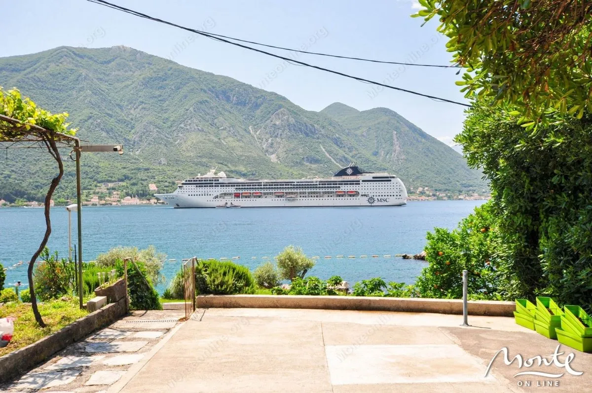 Sale, house, 1198m², Dobrota, Kotor