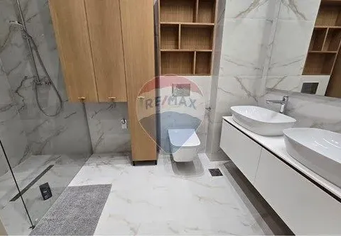 Izdavanje, trosoban stan, 140m², Kruševac, Podgorica - image 31