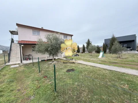 Kuća in Donji Kokoti