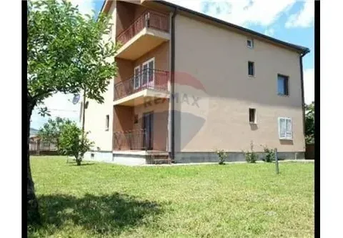 Prodaja, kuća, 442m², Donja Gorica, Podgorica - image 2