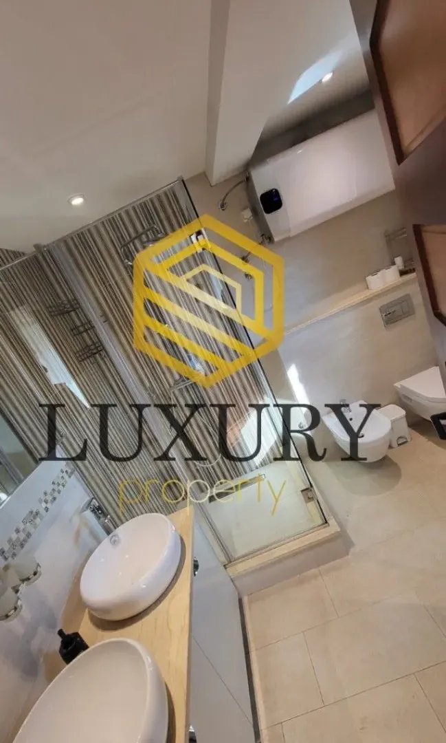 Rent, house, 280m², Stara Varoš, Podgorica