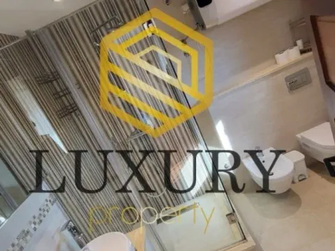 Izdavanje, kuća, 280m², Stara Varoš, Podgorica - image 4