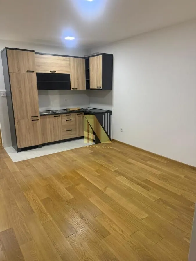 Izdavanje, poslovni prostor, 31m², Bulevar Oslobodjenja, Novi Sad Sve Podlokacije