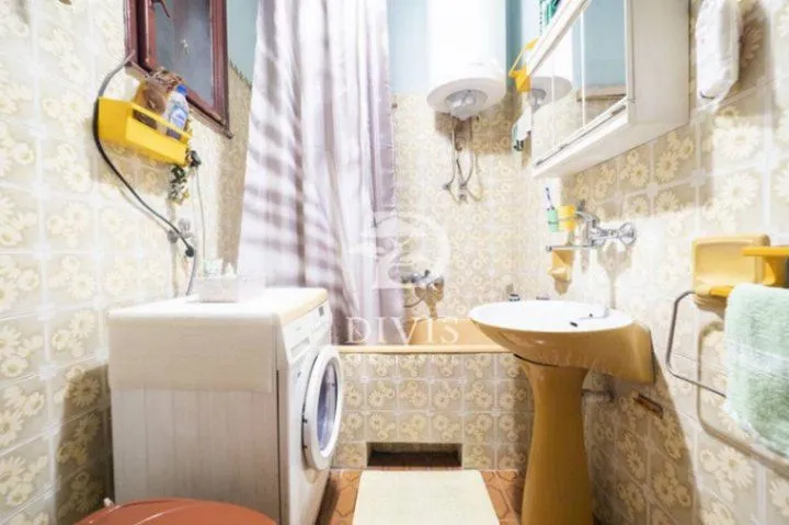Sale, three bedroom apartment, 73m², Kalenić Pijaca, Vračar Sve Podlokacije