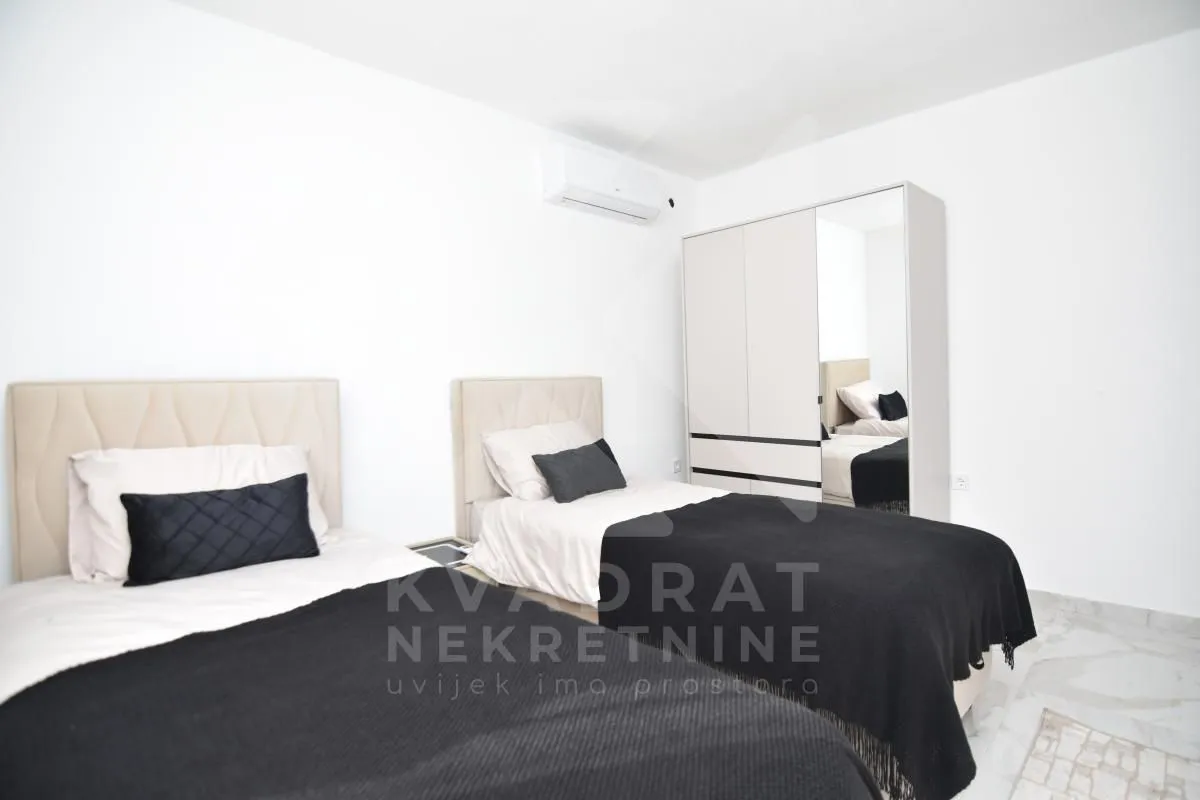 Izdavanje, kuća, 130m², Zlatica, Podgorica