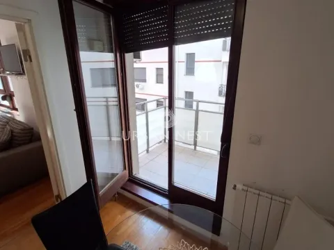 Rent, one bedroom apartment, 42m², Vračar Sve Podlokacije, Beograd - image 8