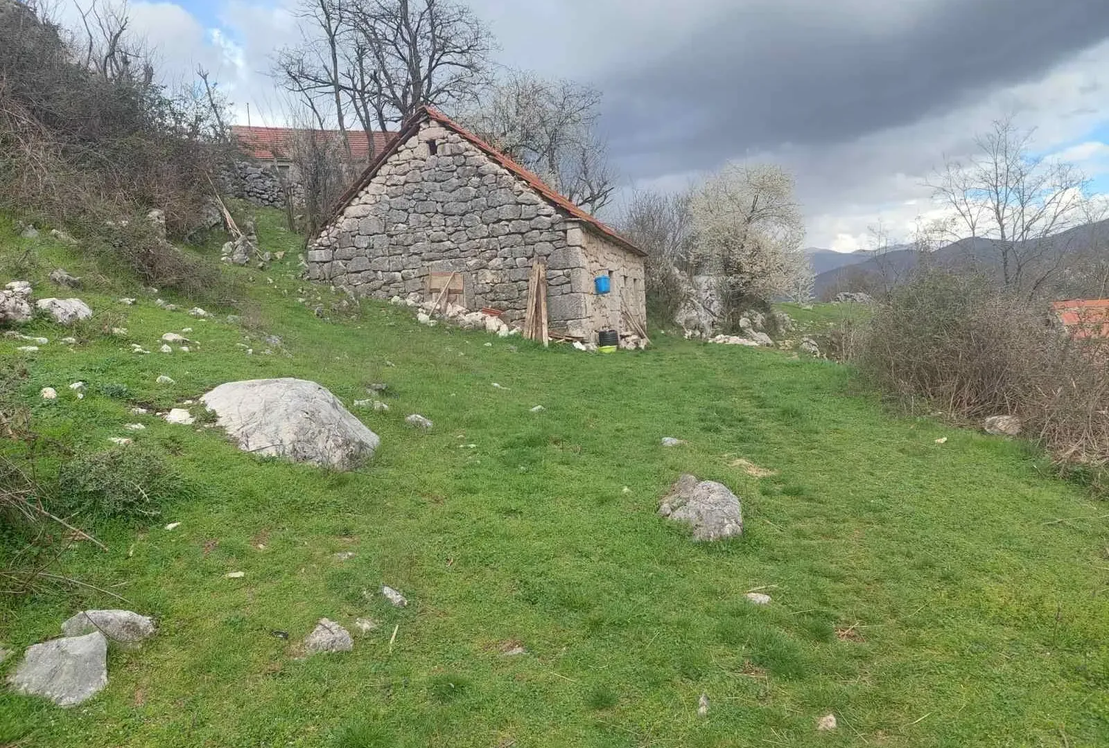 Prodaja, kuća, 100m², Nikšić, Crna Gora