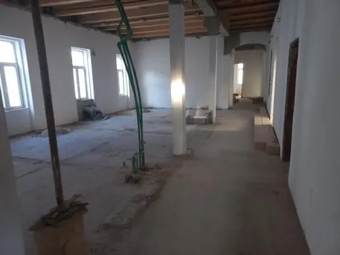 Izdavanje, poslovni prostor, 1600m², Zemun Centar, Zemun Sve Podlokacije - image 7