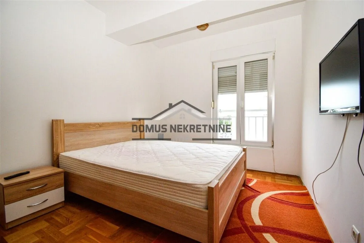 Izdavanje, jednosoban stan, 42m², Blok 6, Podgorica