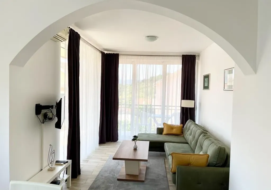 Rent, two bedroom apartment, 90m², Đenovići, Herceg Novi