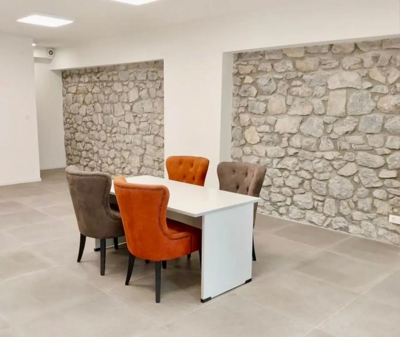 Rent, office space, 120m², Centar, Podgorica