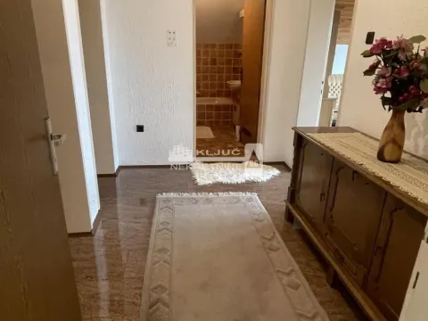 Sale, house, 384m², Kaludjerica, Grocka - image 2