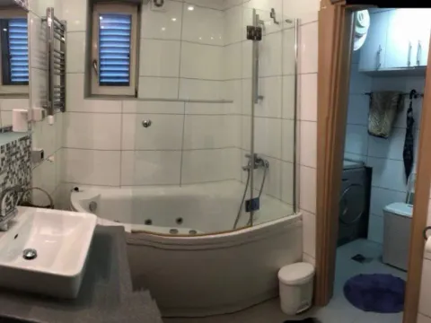 Prodaja, dvosoban stan, 70m², Centar, Tivat - image 10