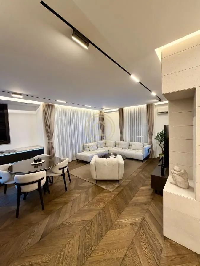 Prodaja, trosoban stan, 82m², Savski Venac, Beograd