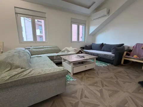 Prodaja, četvorosoban stan, 86m², Zemun Sve Podlokacije, Beograd - image 3