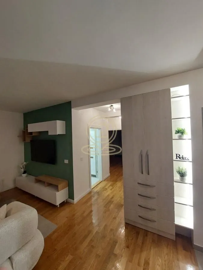 Izdavanje, trosoban stan, 90m², Lekino Brdo, Voždovac Sve Podlokacije