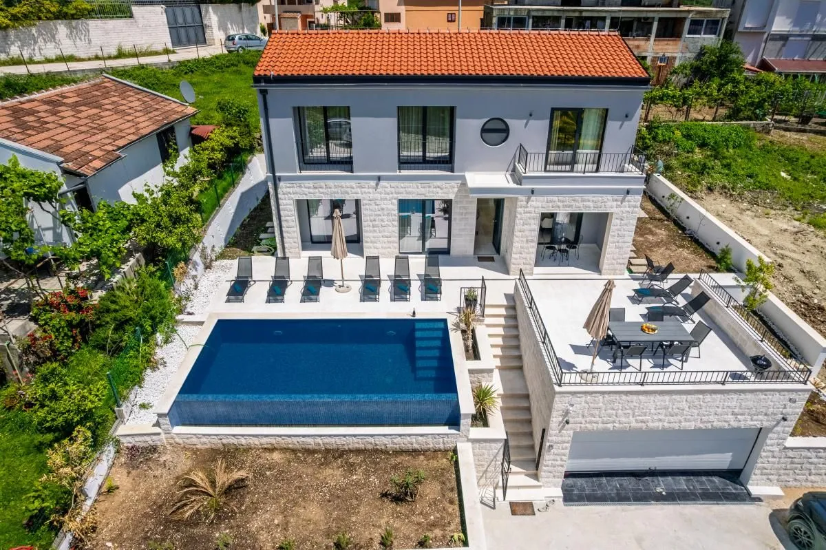 Sale, house, 250m², Mrčevac, Tivat