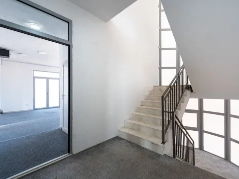 Rent, one bedroom apartment, 600m², Gornja Gorica, Podgorica - image 9