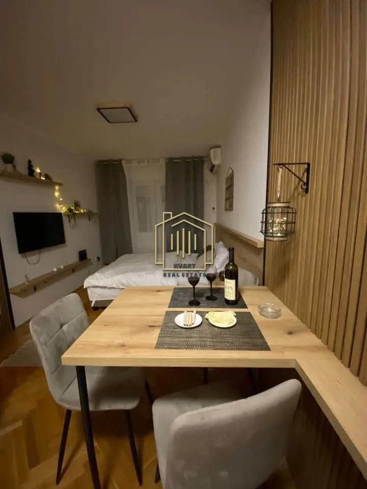 Prodaja, garsonjera, 24m², Blok 6, Podgorica