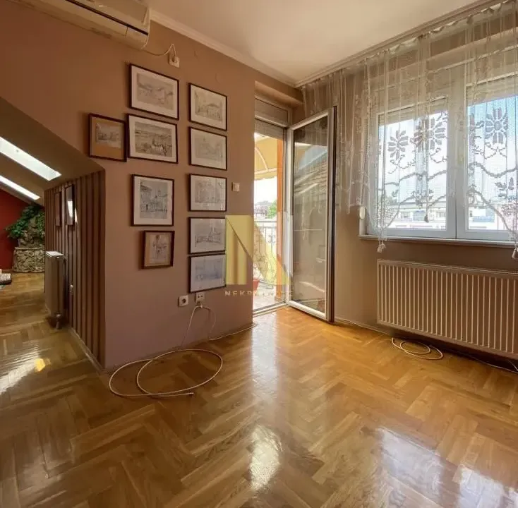 Prodaja, trosoban stan, 100m², Sajmište, Novi Sad