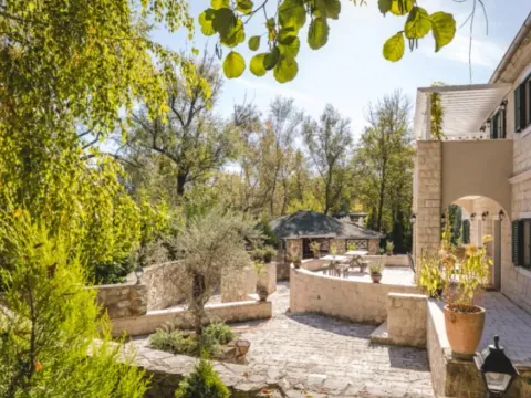 Prodaja, kuća, 300m², Mareza, Podgorica - image 5