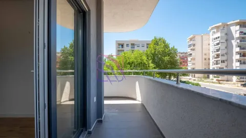 Prodaja, stan, 67m², Centar, Bar - image 2