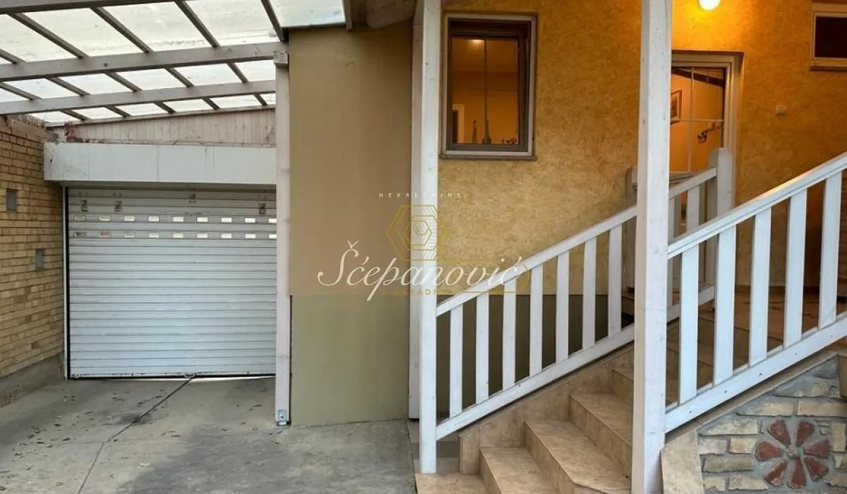 Prodaja, stan, 193m², Centar, Novi Sad