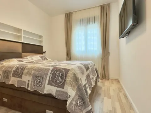 Rent, three bedroom apartment, 76m², Tivat, Crna Gora - image 3