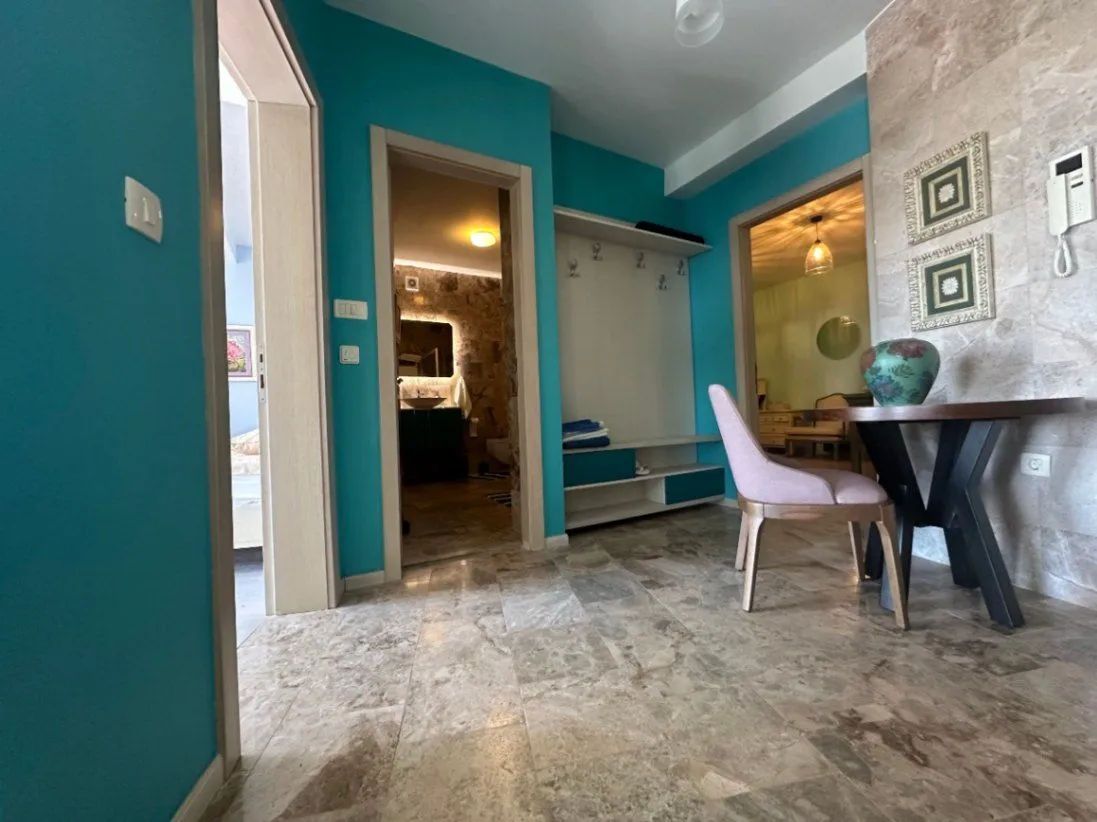 Sale, five bedroom apartment, 200m², Sveti Stefan, Budva