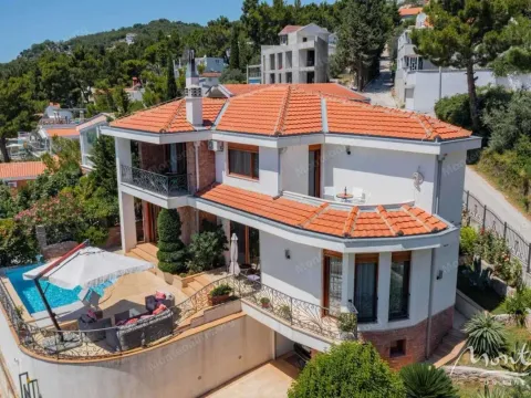 Sale, house, 252m², Šušanj, Bar - image 1