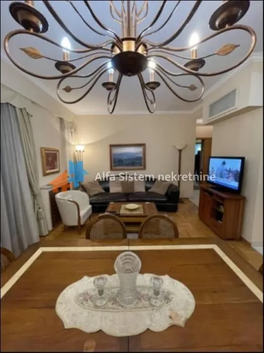 Izdavanje, trosoban stan, 104m², Savski Venac, Beograd