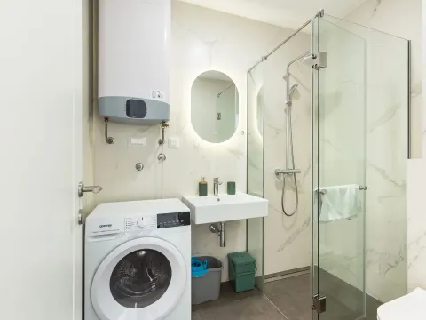 Rent, one bedroom apartment, 42m², Bečići, Budva - image 12