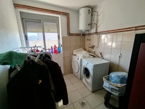 Izdavanje, kuća, 375m², Donja Gorica, Podgorica - image 8
