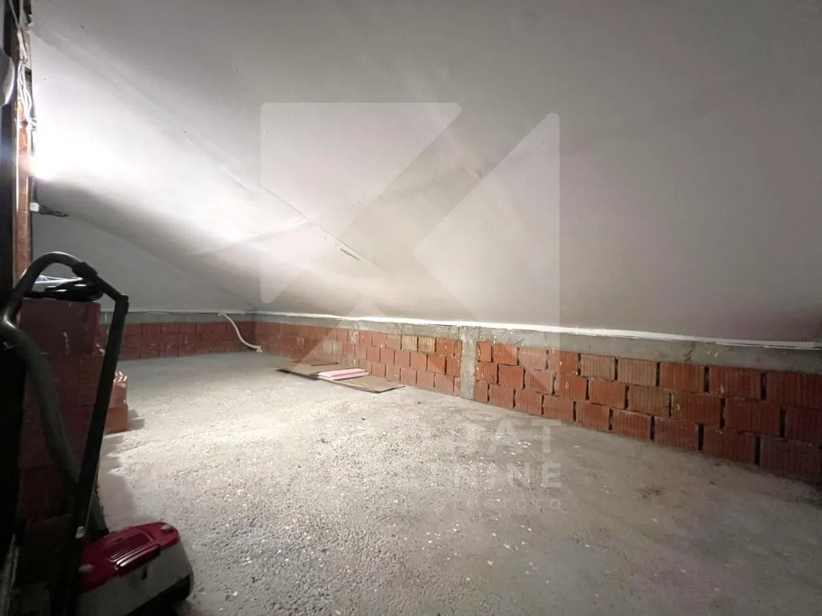 Prodaja, kuća, 200m², Tološi, Podgorica
