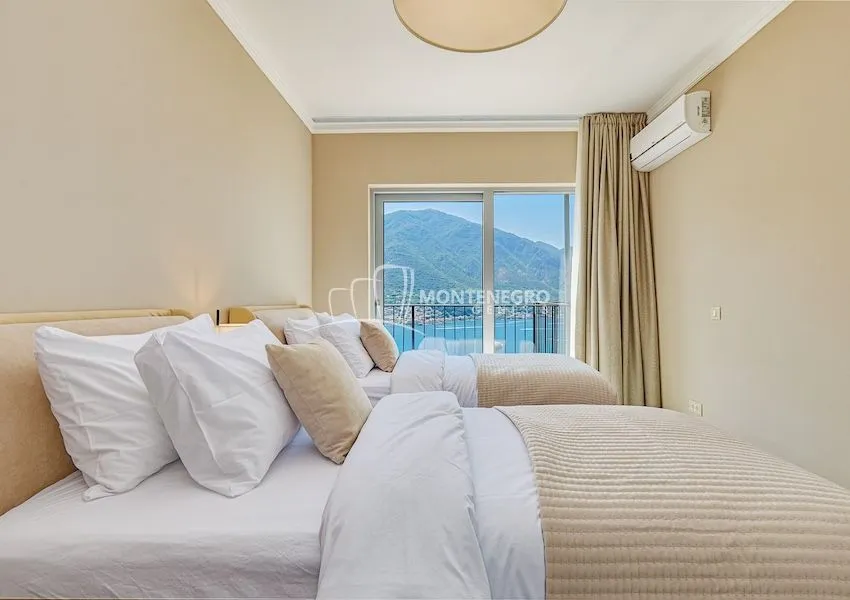 Prodaja, trosoban stan, 158m², Dobrota, Kotor