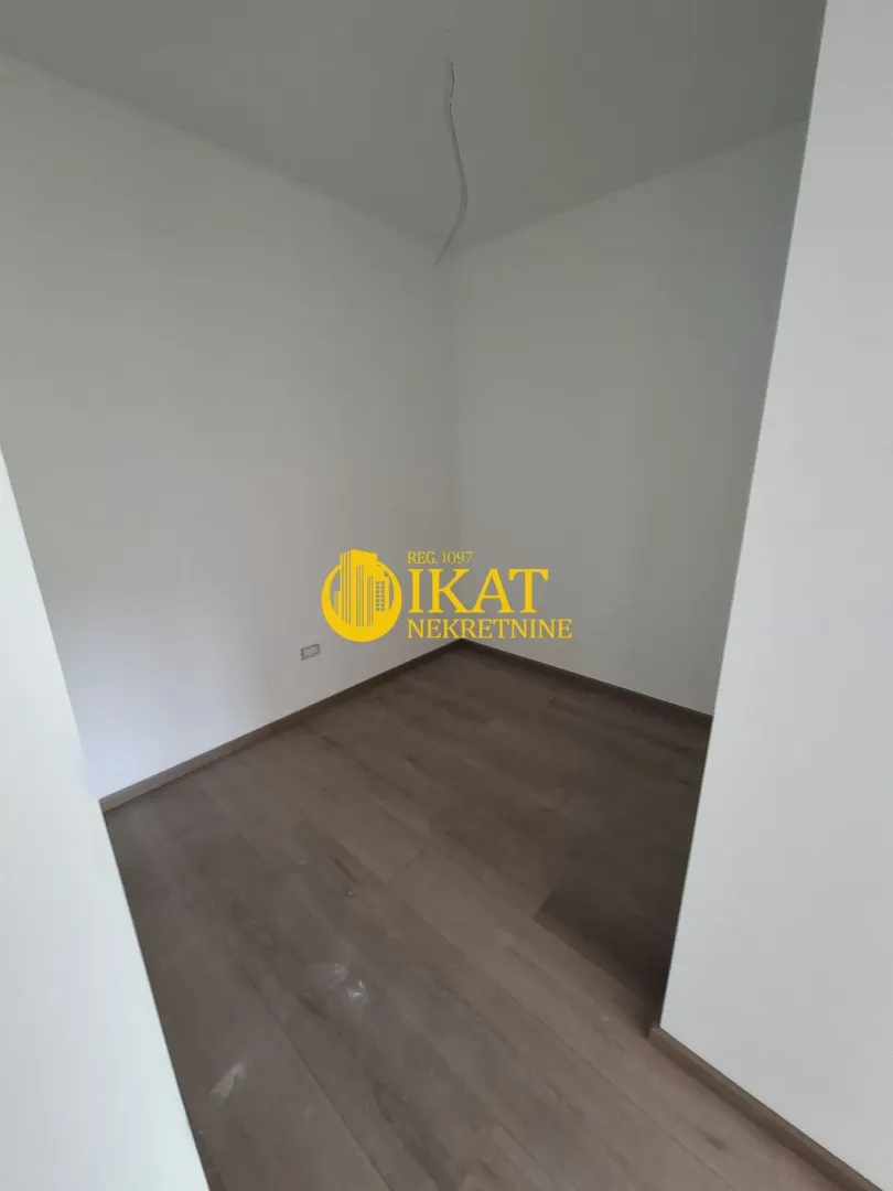 Prodaja, trosoban stan, 76m², Jajinci, Voždovac Sve Podlokacije