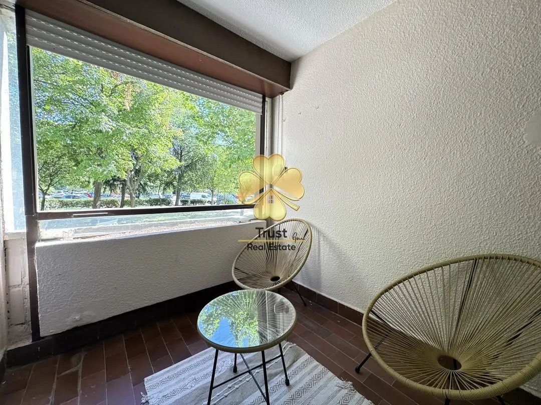 Izdavanje, dvosoban stan, 80m², Blok 5, Podgorica
