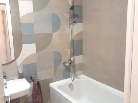 Izdavanje, jednosoban stan, 42m², Pobrežje, Podgorica - image 5